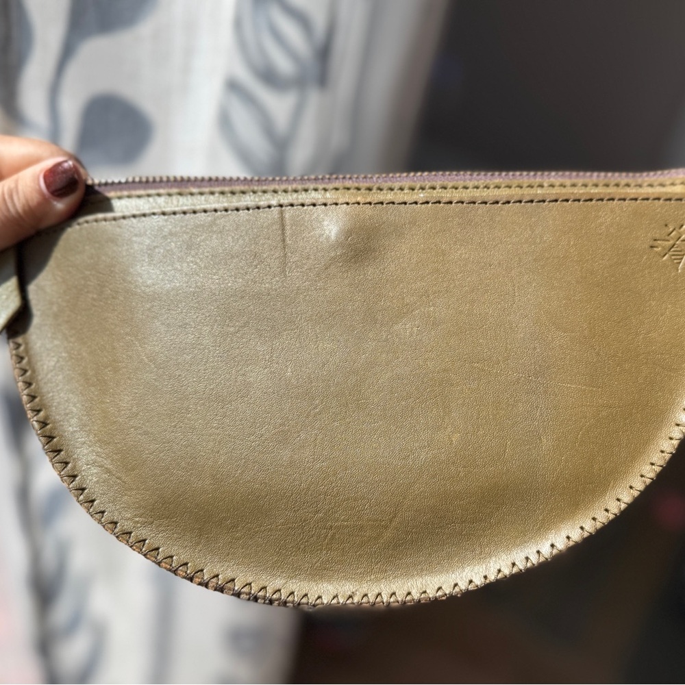 Lyons Leather Co. Sage Bee